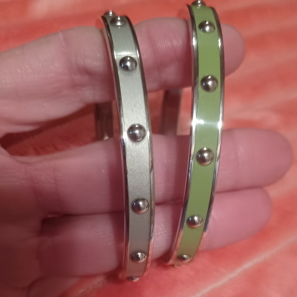 Set of 2 coach enamel and silver bangle bracelets - Picture 2 of 4